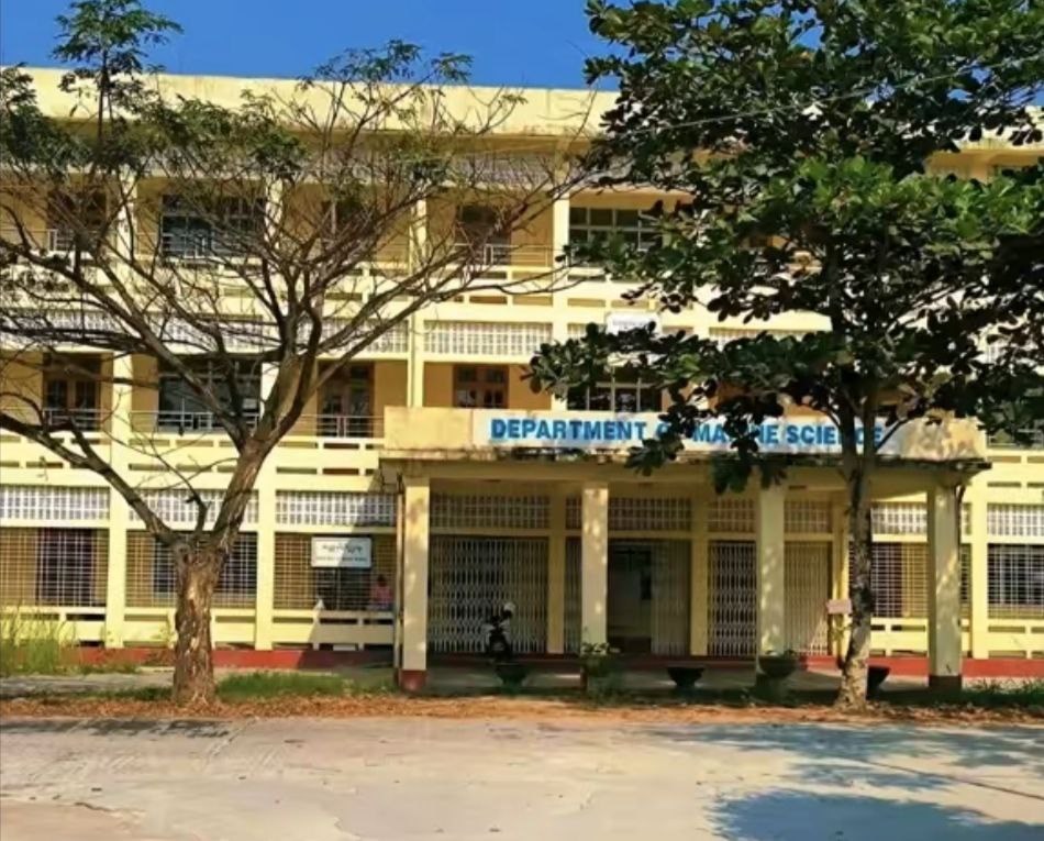 Convocation Hall and Campus Lake